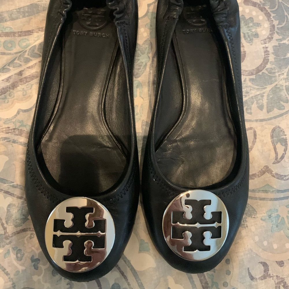 Tory Burch reva flats black and silver